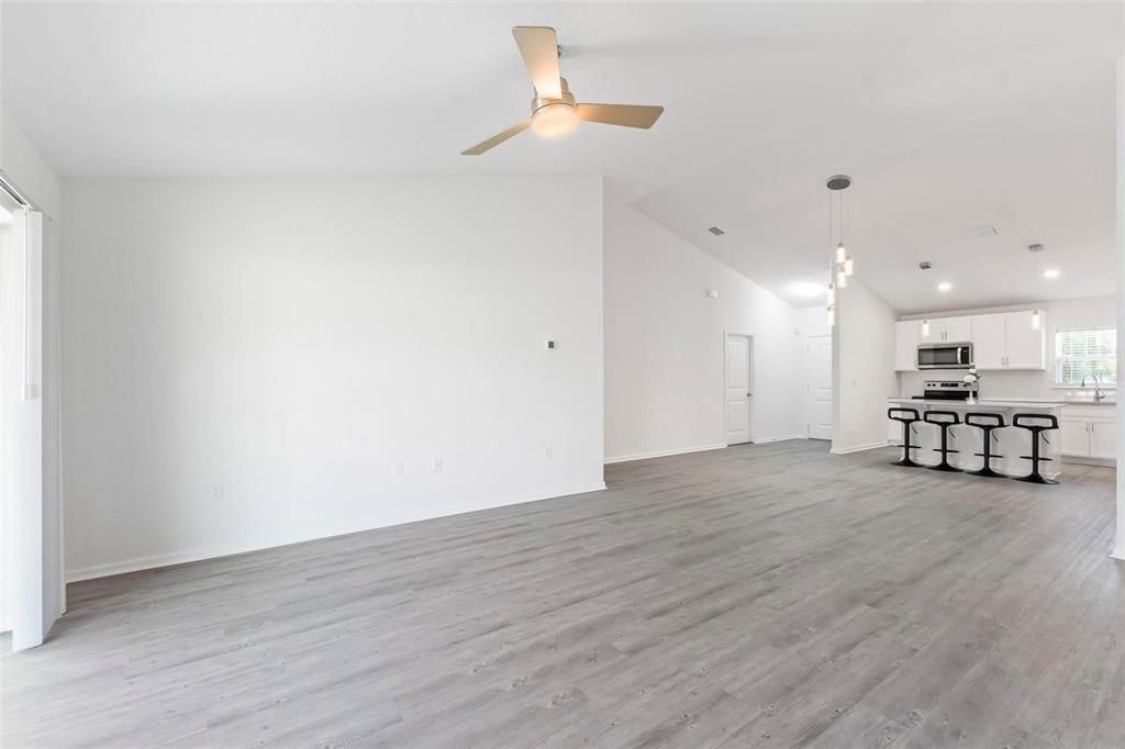 For Sale: $349,900 (3 beds, 2 baths, 1500 Square Feet)