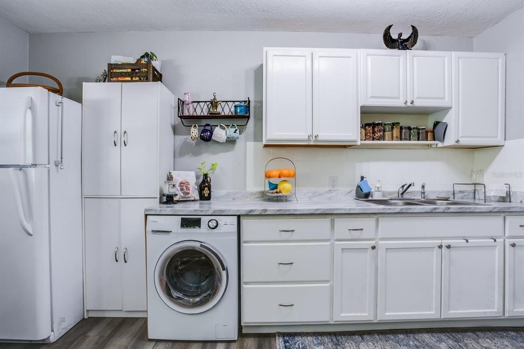 Apartment Kitchen with Laundry for small loads