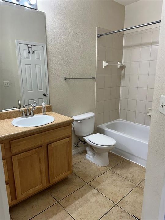 For Rent: $1,475 (1 beds, 1 baths, 957 Square Feet)