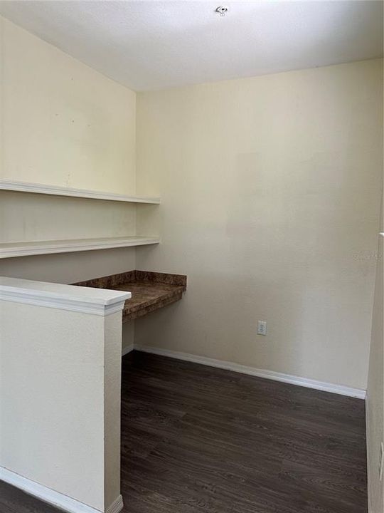 For Rent: $1,475 (1 beds, 1 baths, 957 Square Feet)