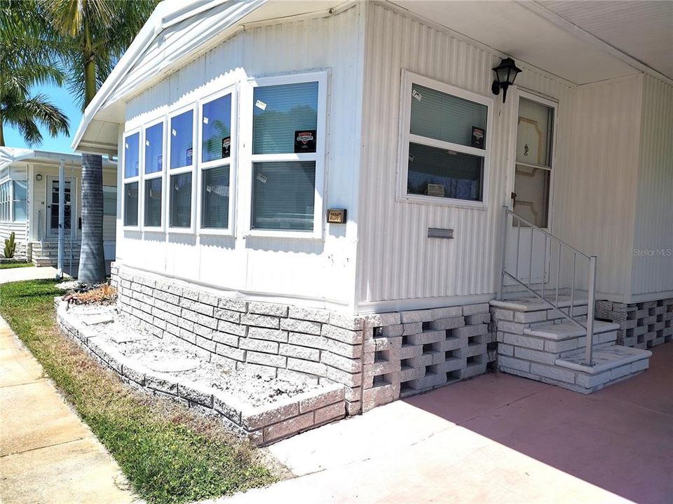 For Sale: $150,000 (2 beds, 2 baths, 1314 Square Feet)