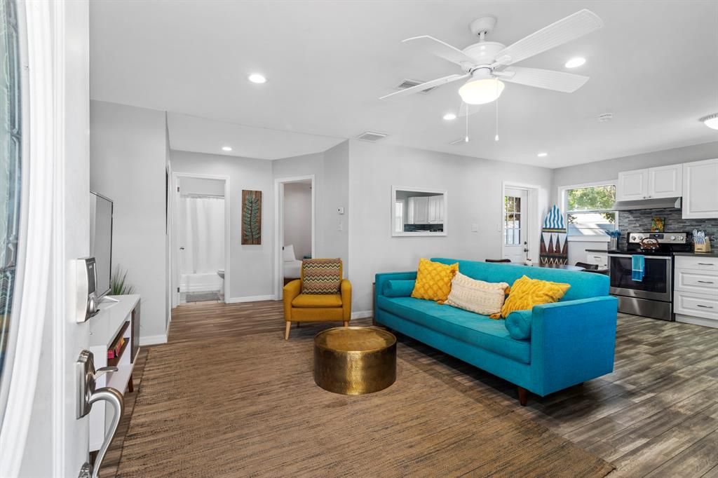 Active With Contract: $490,000 (5 beds, 0 baths, 1658 Square Feet)