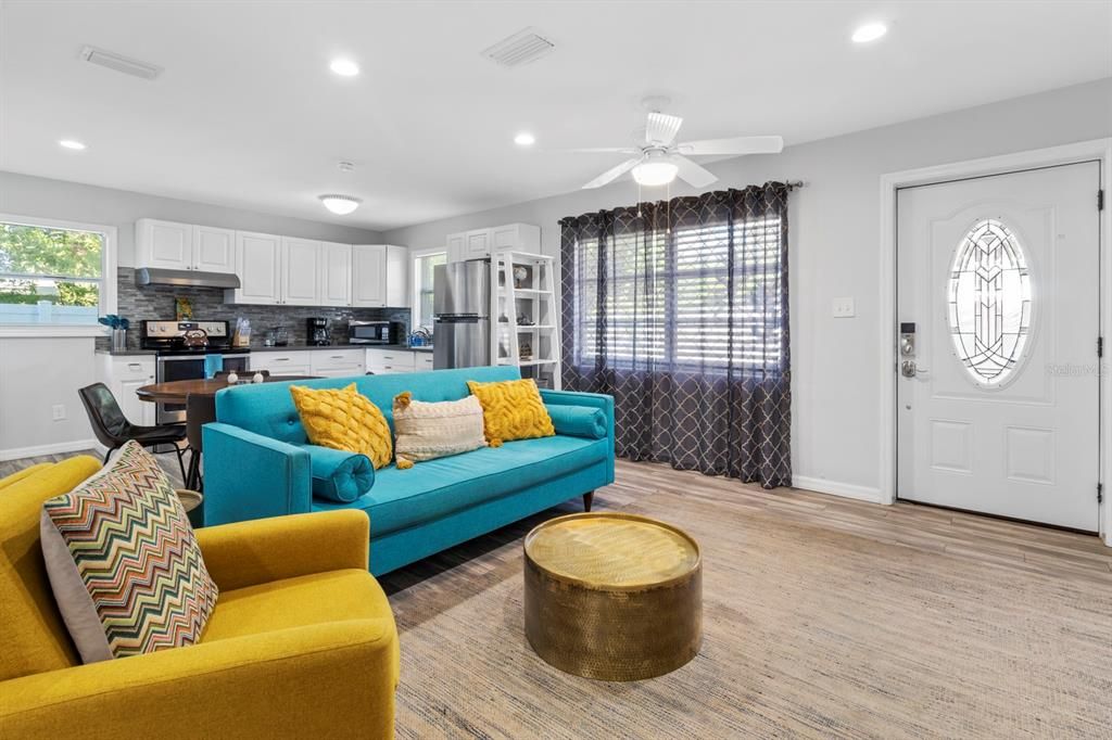 Active With Contract: $490,000 (5 beds, 0 baths, 1658 Square Feet)
