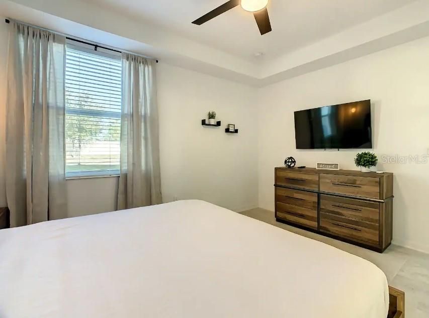 For Sale: $450,000 (3 beds, 2 baths, 1329 Square Feet)