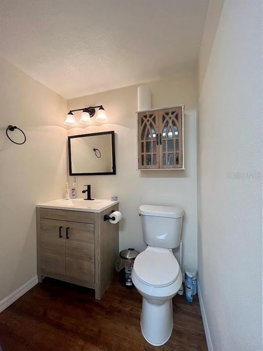Active With Contract: $2,395 (2 beds, 1 baths, 1061 Square Feet)