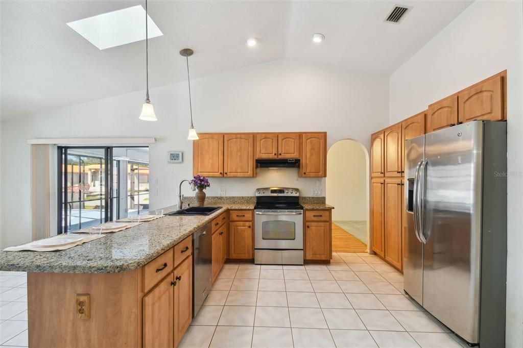 For Sale: $379,900 (3 beds, 2 baths, 1654 Square Feet)