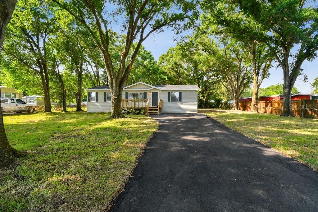 Active With Contract: $299,997 (3 beds, 2 baths, 1404 Square Feet)