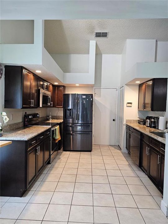 For Sale: $459,900 (3 beds, 2 baths, 1380 Square Feet)