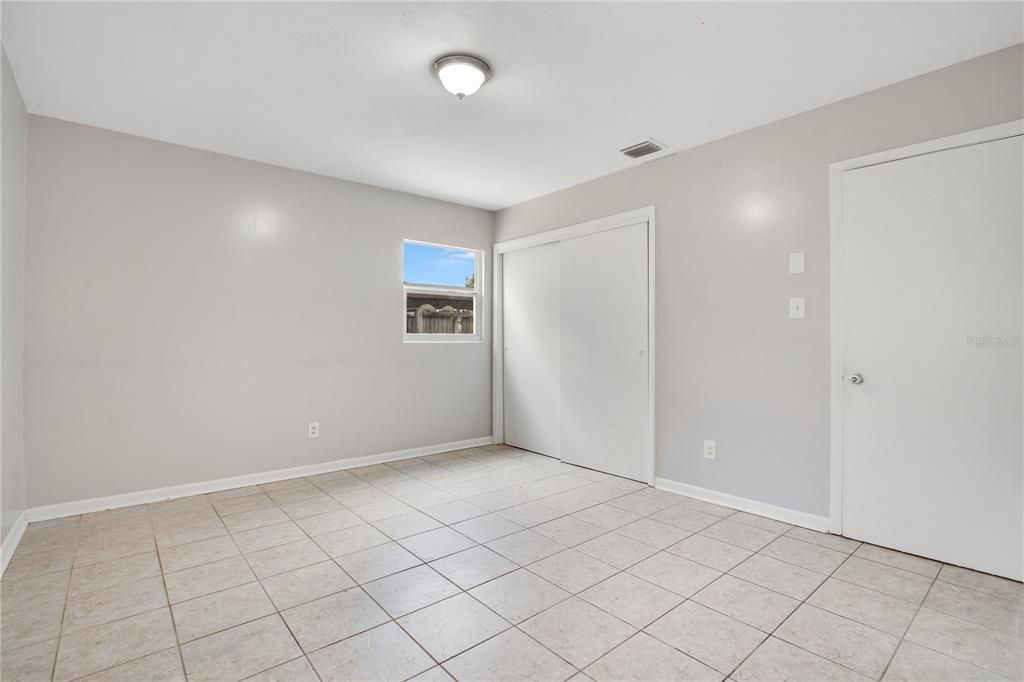 For Sale: $375,000 (3 beds, 2 baths, 1565 Square Feet)