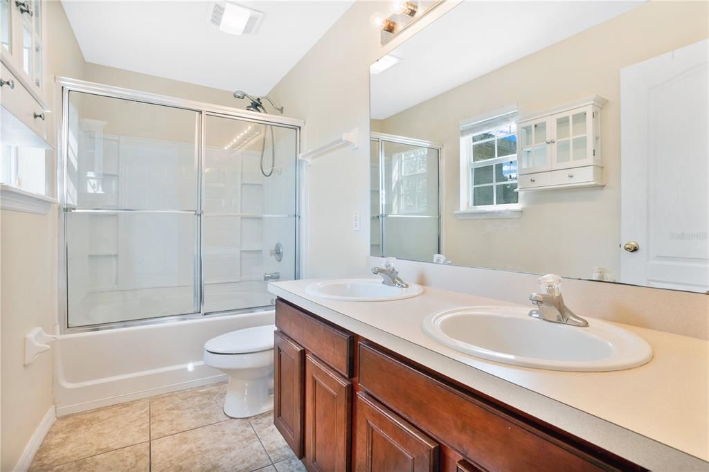 待售: $275,000 (3 贝兹, 2 浴室, 1536 平方英尺)