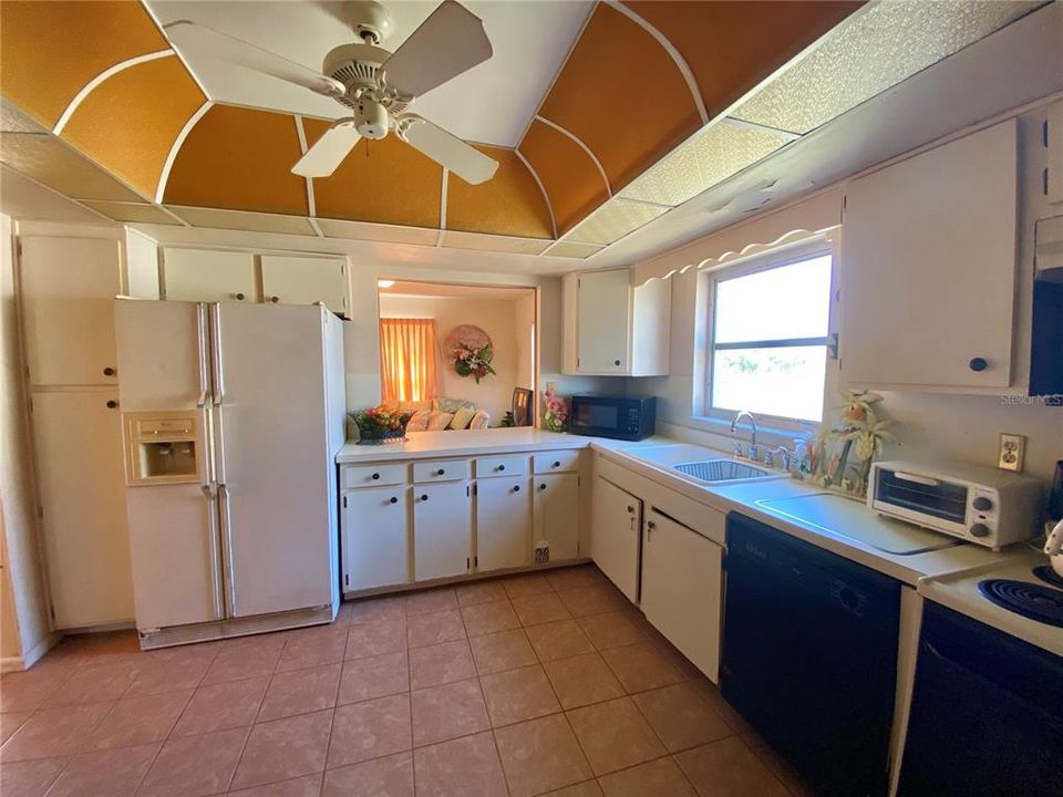 For Sale: $205,000 (3 beds, 2 baths, 1743 Square Feet)