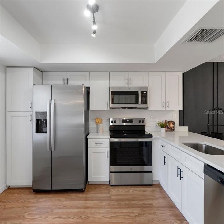For Sale: $230,000 (2 beds, 2 baths, 1148 Square Feet)