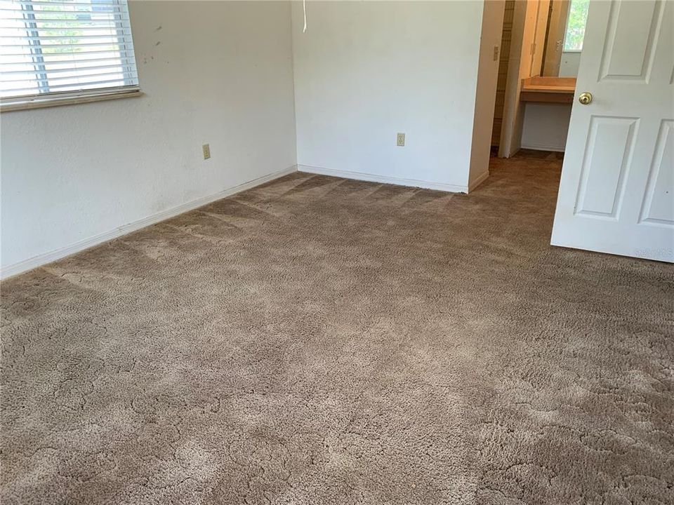 Master bedroom carpets cleaned