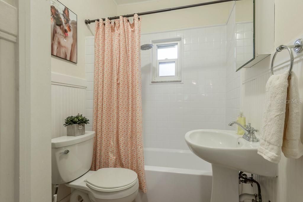 最近租的: $2,600 (2 贝兹, 1 浴室, 1176 平方英尺)