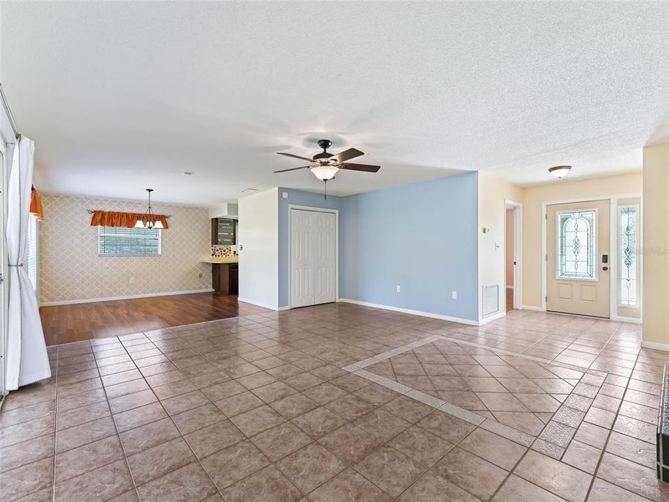For Sale: $429,900 (3 beds, 2 baths, 1944 Square Feet)