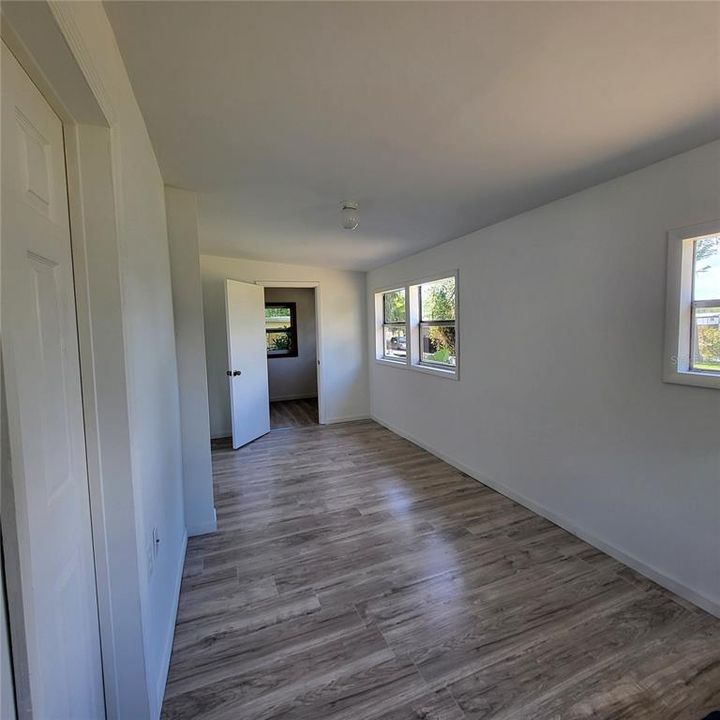 Active With Contract: $269,000 (3 beds, 2 baths, 1649 Square Feet)