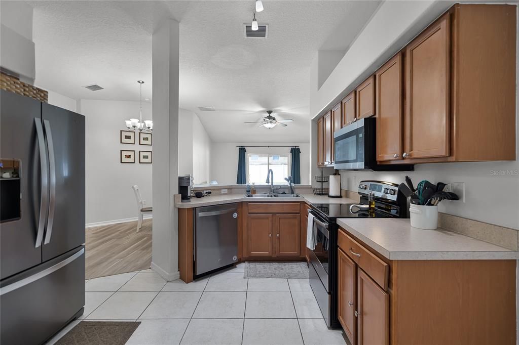 Active With Contract: $340,000 (4 beds, 2 baths, 1556 Square Feet)