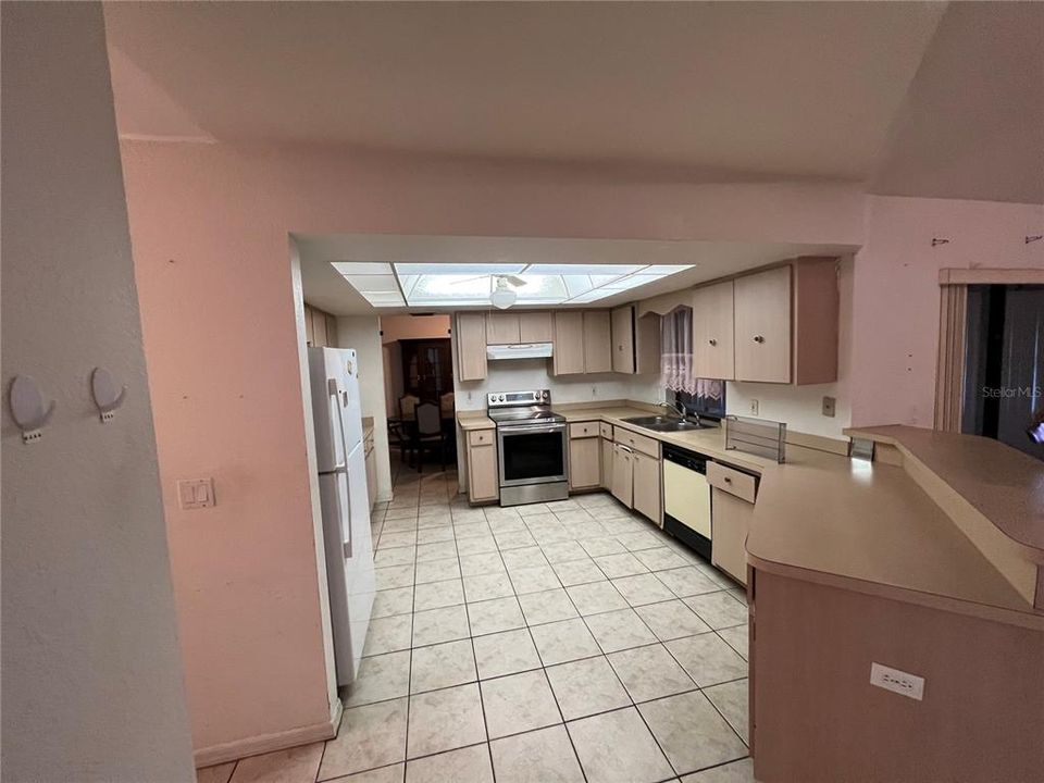 For Sale: $330,000 (4 beds, 2 baths, 2046 Square Feet)