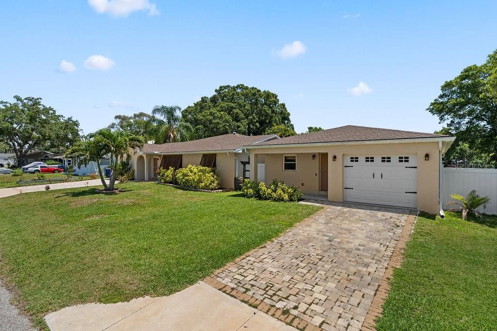For Sale: $897,000 (4 beds, 3 baths, 2904 Square Feet)
