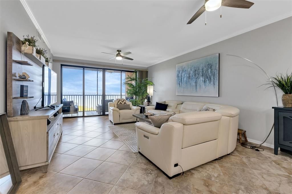 Active With Contract: $499,900 (3 beds, 2 baths, 1647 Square Feet)