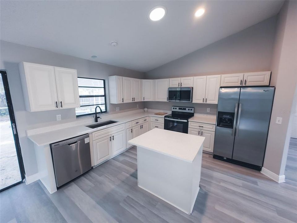 For Sale: $364,999 (4 beds, 2 baths, 1754 Square Feet)