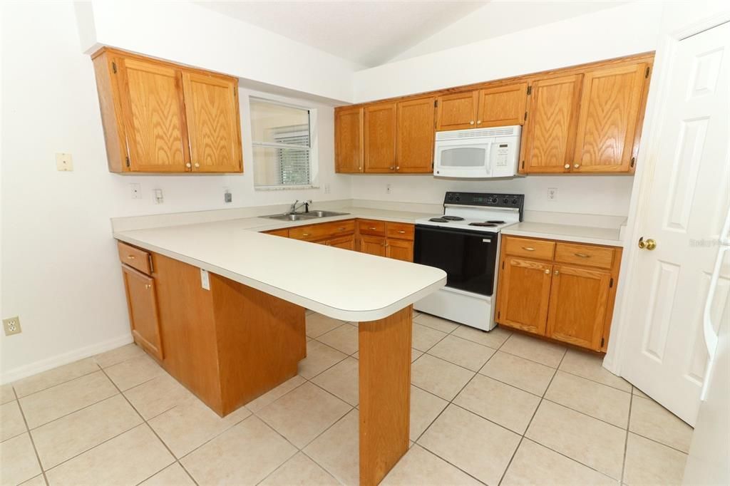 For Sale: $359,900 (3 beds, 2 baths, 1702 Square Feet)