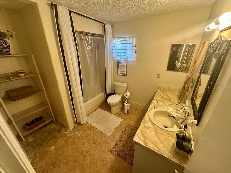 For Sale: $219,500 (2 beds, 2 baths, 1296 Square Feet)