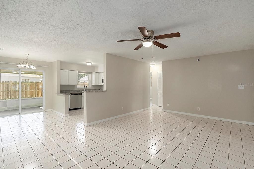 Active With Contract: $339,900 (3 beds, 2 baths, 1125 Square Feet)