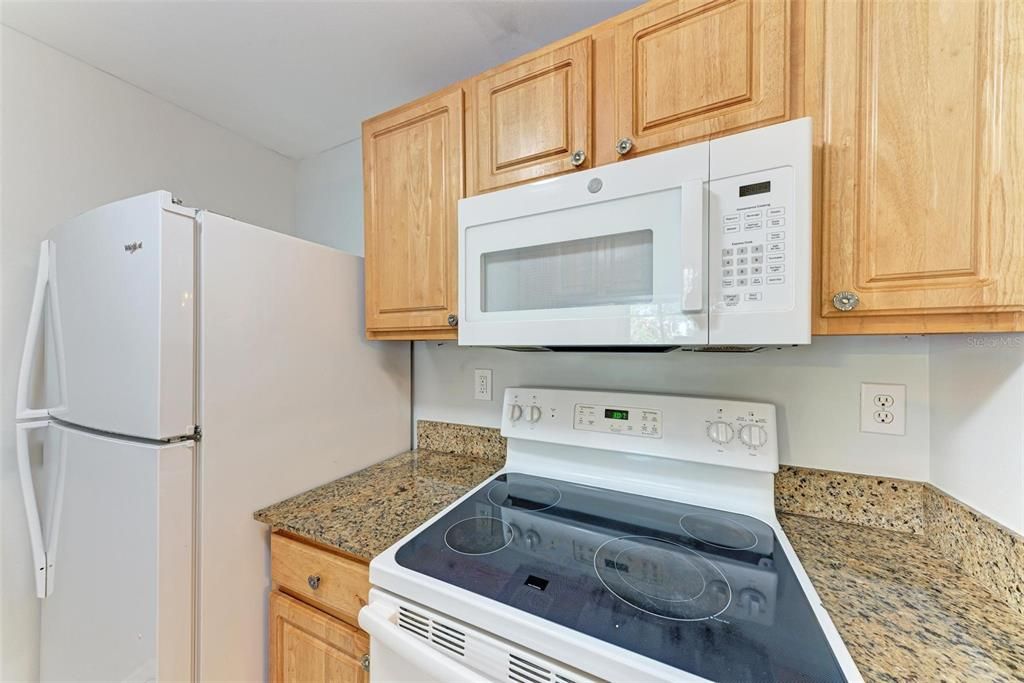For Sale: $265,000 (2 beds, 2 baths, 1254 Square Feet)
