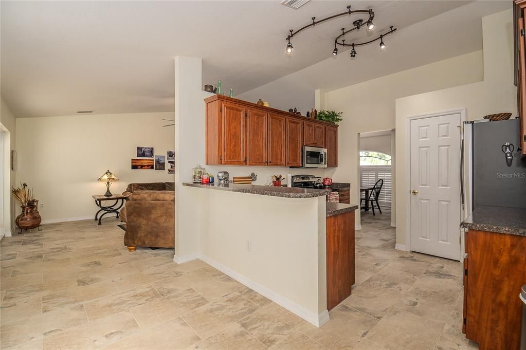 Active With Contract: $309,900 (3 beds, 2 baths, 1650 Square Feet)
