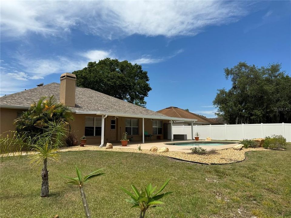 For Sale: $450,000 (4 beds, 2 baths, 2637 Square Feet)
