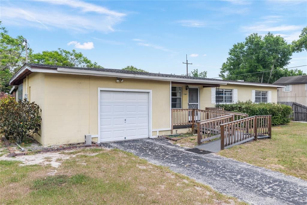 Active With Contract: $309,000 (3 beds, 1 baths, 1202 Square Feet)
