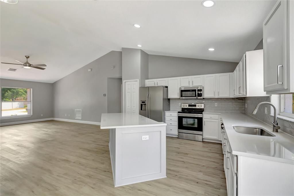 Active With Contract: $369,900 (3 beds, 2 baths, 1870 Square Feet)