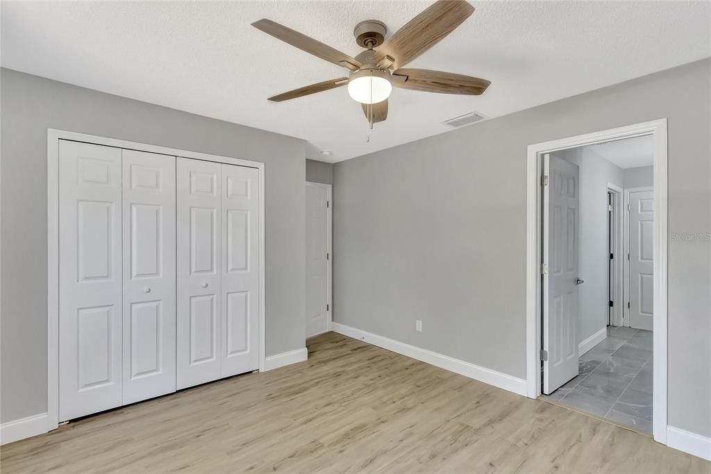 Active With Contract: $369,900 (3 beds, 2 baths, 1870 Square Feet)