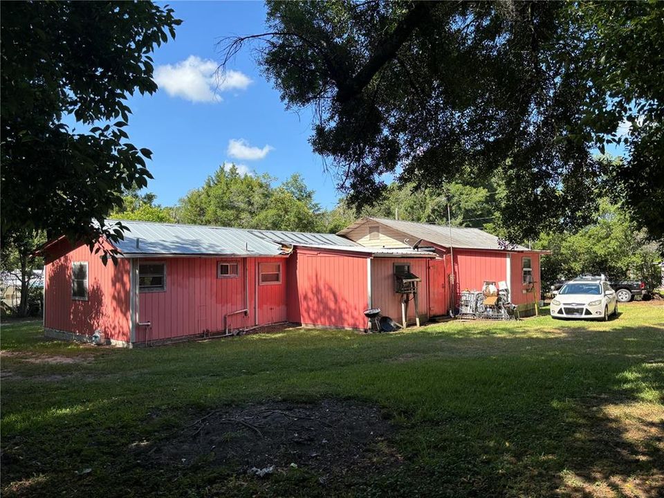 Active With Contract: $89,000 (3 beds, 1 baths, 1252 Square Feet)