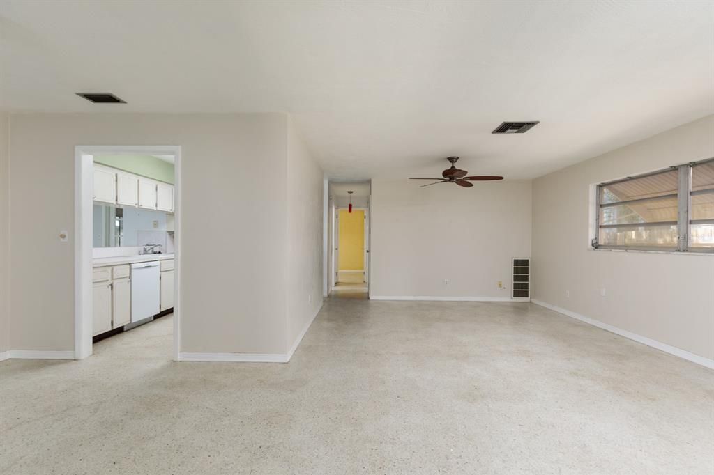 Active With Contract: $449,000 (3 beds, 2 baths, 1668 Square Feet)