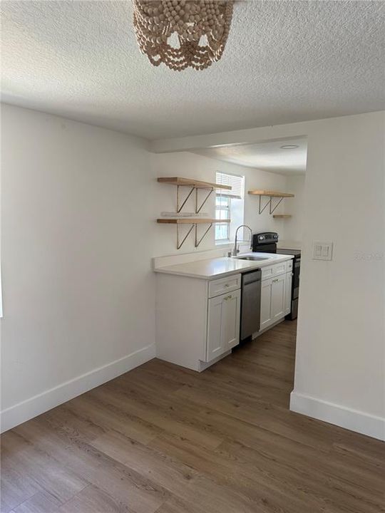 Recently Rented: $1,800 (1 beds, 1 baths, 650 Square Feet)