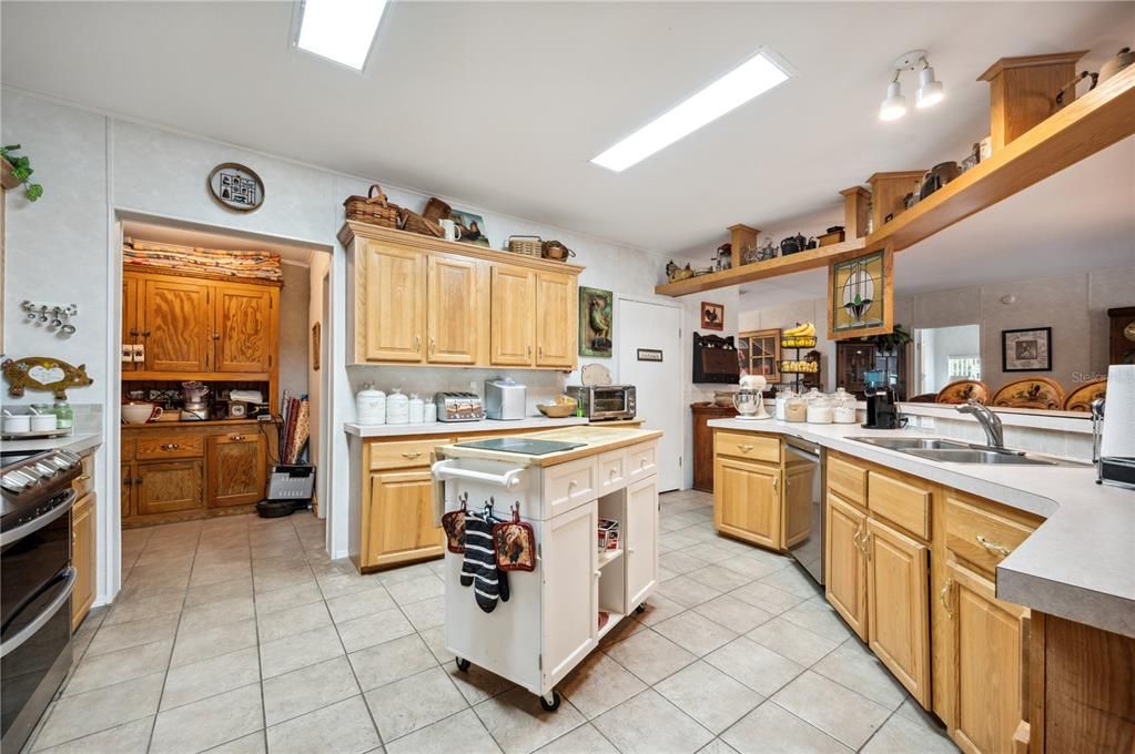 Active With Contract: $325,000 (4 beds, 3 baths, 2440 Square Feet)