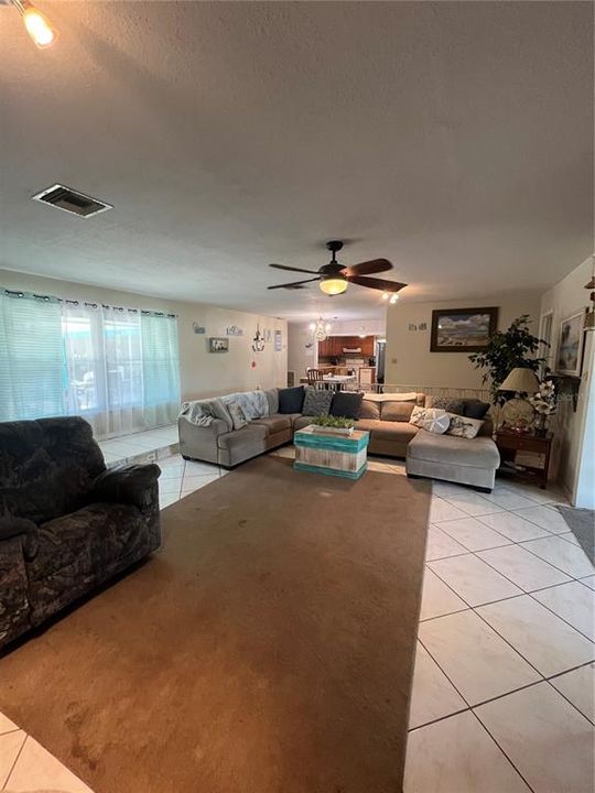 For Sale: $349,000 (3 beds, 3 baths, 2491 Square Feet)