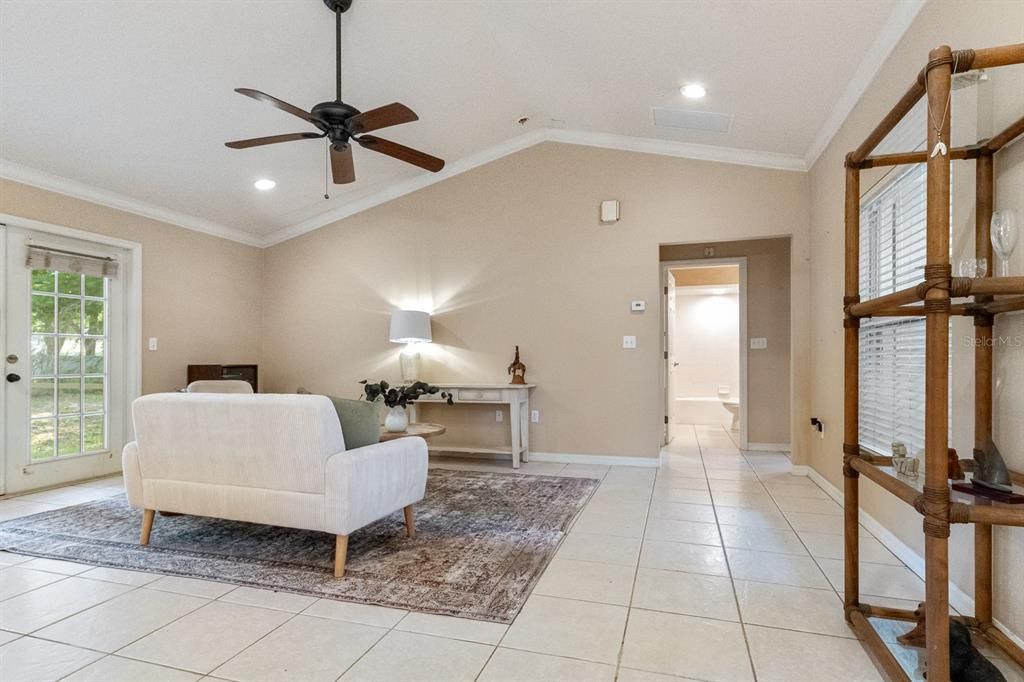 Large Living Room with sliders to screened in patio