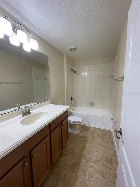 最近租的: $2,400 (3 贝兹, 2 浴室, 1626 平方英尺)