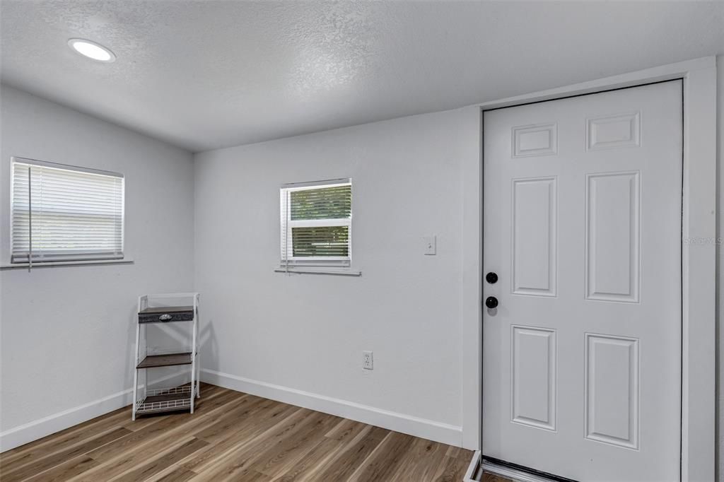Active With Contract: $434,000 (3 beds, 2 baths, 1412 Square Feet)