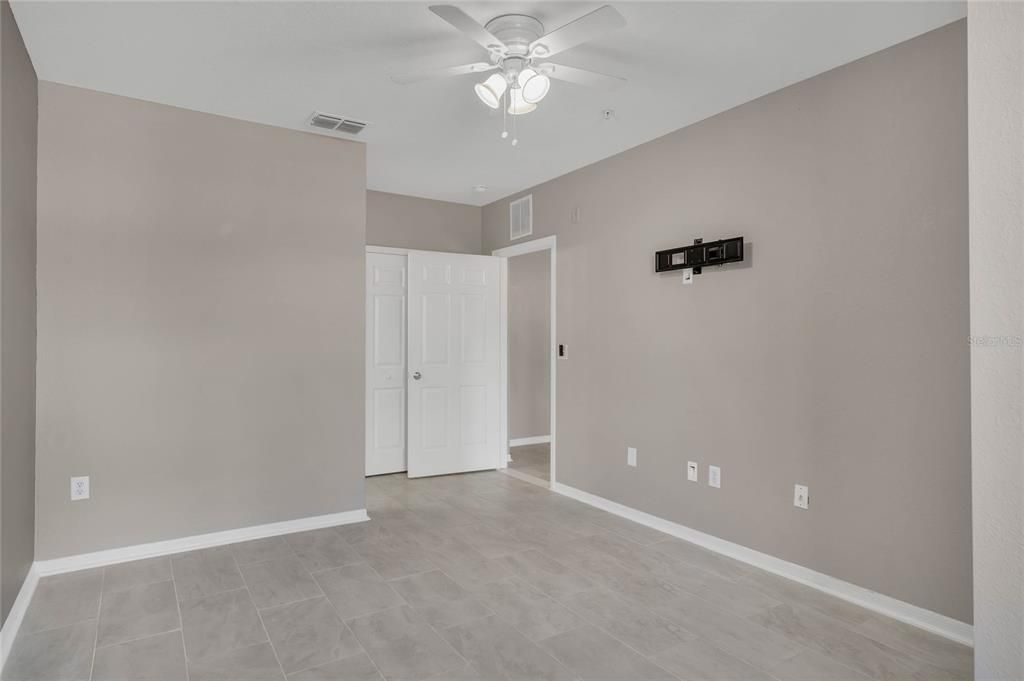 For Sale: $270,000 (3 beds, 2 baths, 1292 Square Feet)