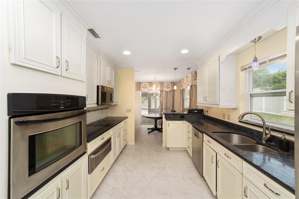 For Sale: $374,900 (3 beds, 2 baths, 1545 Square Feet)