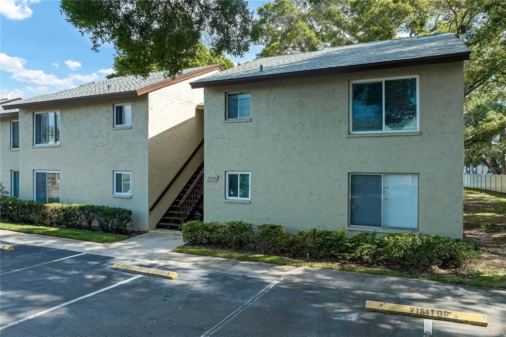 Active With Contract: $164,900 (2 beds, 2 baths, 870 Square Feet)