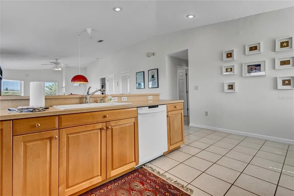 For Sale: $879,900 (2 beds, 2 baths, 1425 Square Feet)