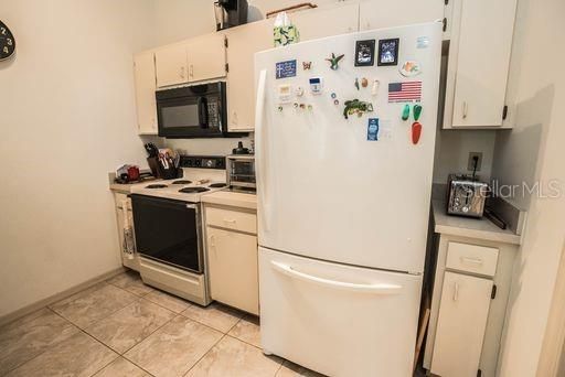 For Sale: $239,900 (2 beds, 2 baths, 1170 Square Feet)