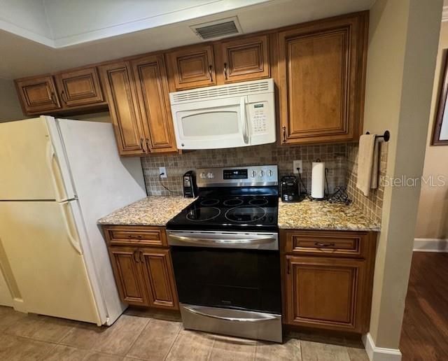 Active With Contract: $309,900 (3 beds, 2 baths, 1424 Square Feet)