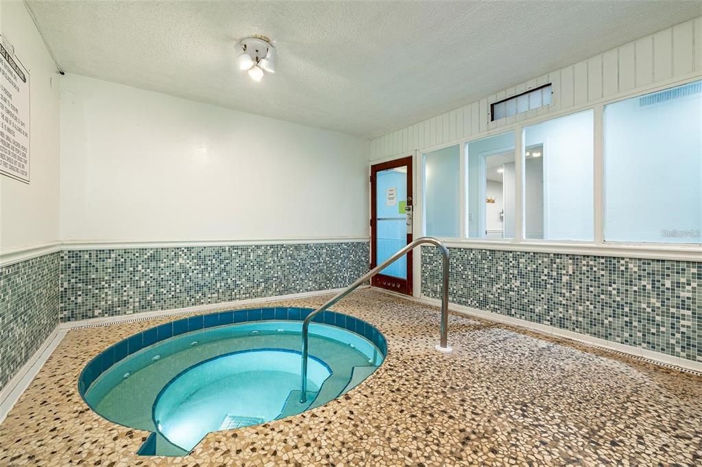 待售: $419,900 (2 贝兹, 1 浴室, 750 平方英尺)