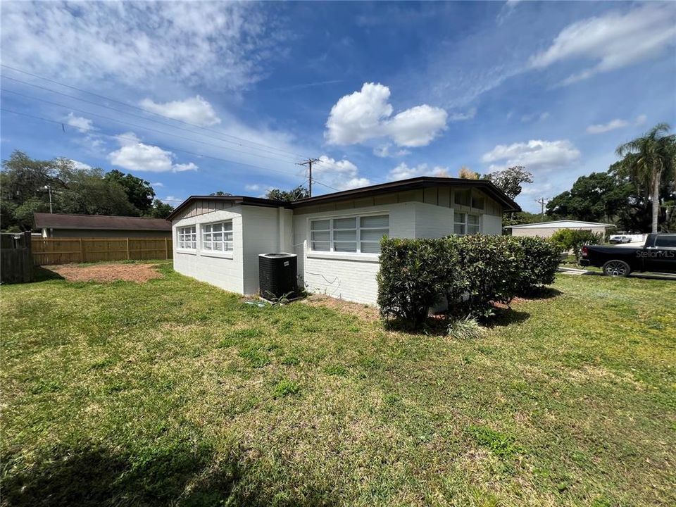 For Sale: $414,900 (3 beds, 2 baths, 1697 Square Feet)